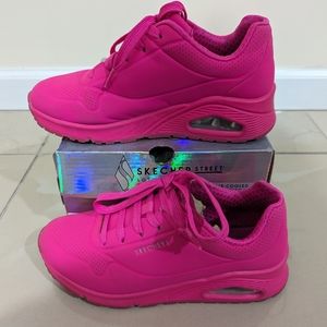 Pink Unos Skechers girls size 5 women's 7